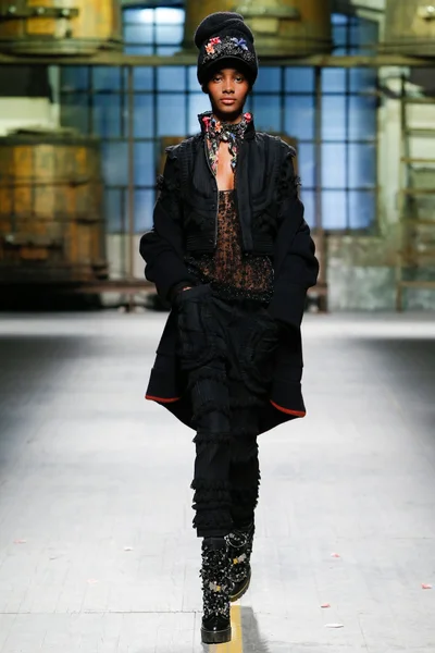 Look 39